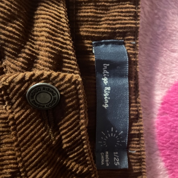 Brown shorts - Picture 3 of 3